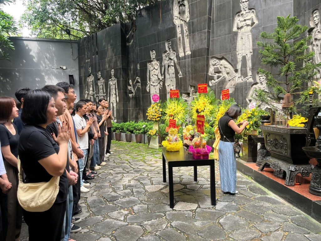 Du Lịch Tầm Nhìn Việt dâng hương tri ân nhân dịp 79 năm Ngày Thương binh – Liệt sĩ