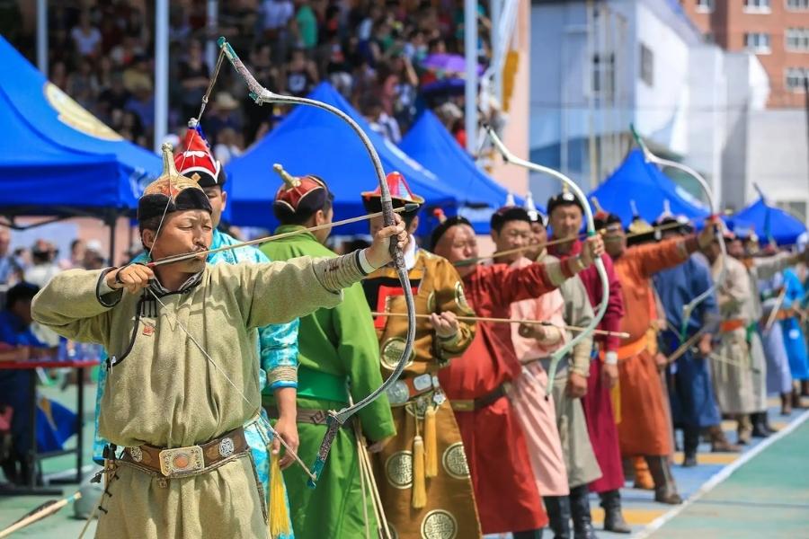 Bắn cung tại Lễ hội Naadam