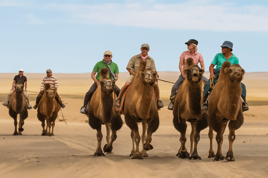 Du Lịch Mông Cổ Trải Nghiệm Cưỡi Lạc Đà Trên Sa Mạc Gobi