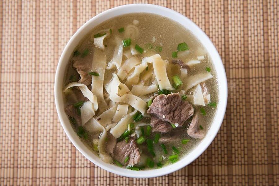 Guriltai Shul – Soup Mì Mông Cổ với nước hầm từ thịt cừu