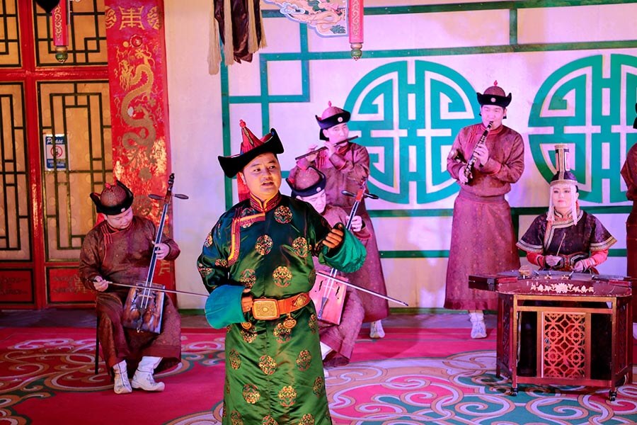 Văn hóa và con người Mông Cổ