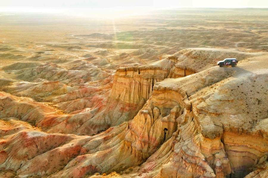 White Stupa – sa mạc Gobi của Mông Cổ