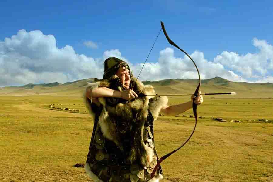 Xem trình diễn bắn cung ở Mông Cổ