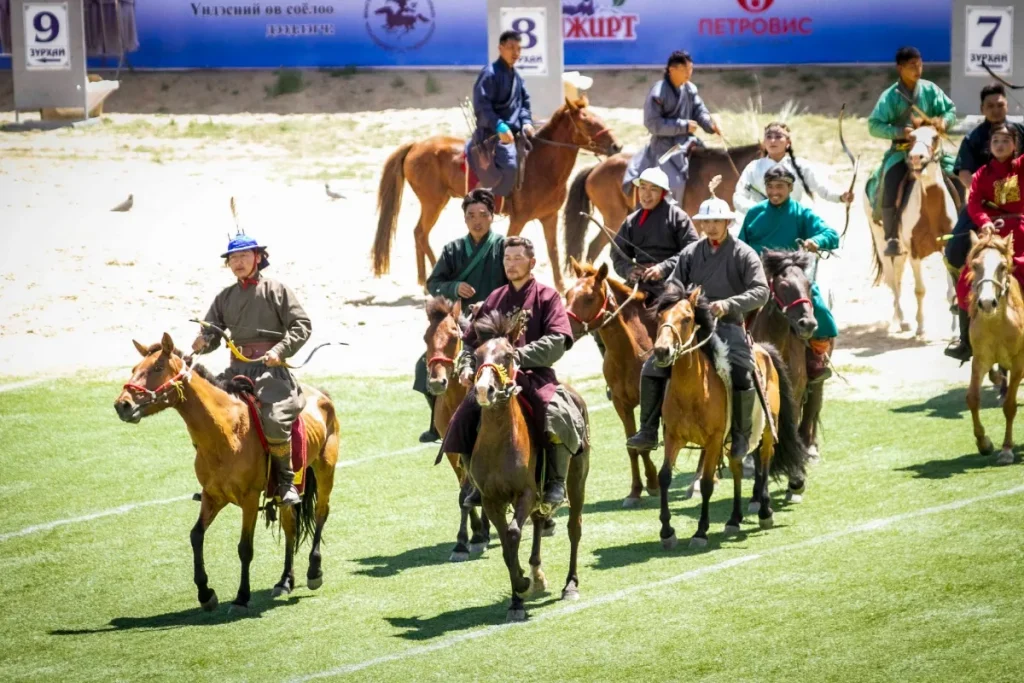 du lịch mông cổ mùa hè